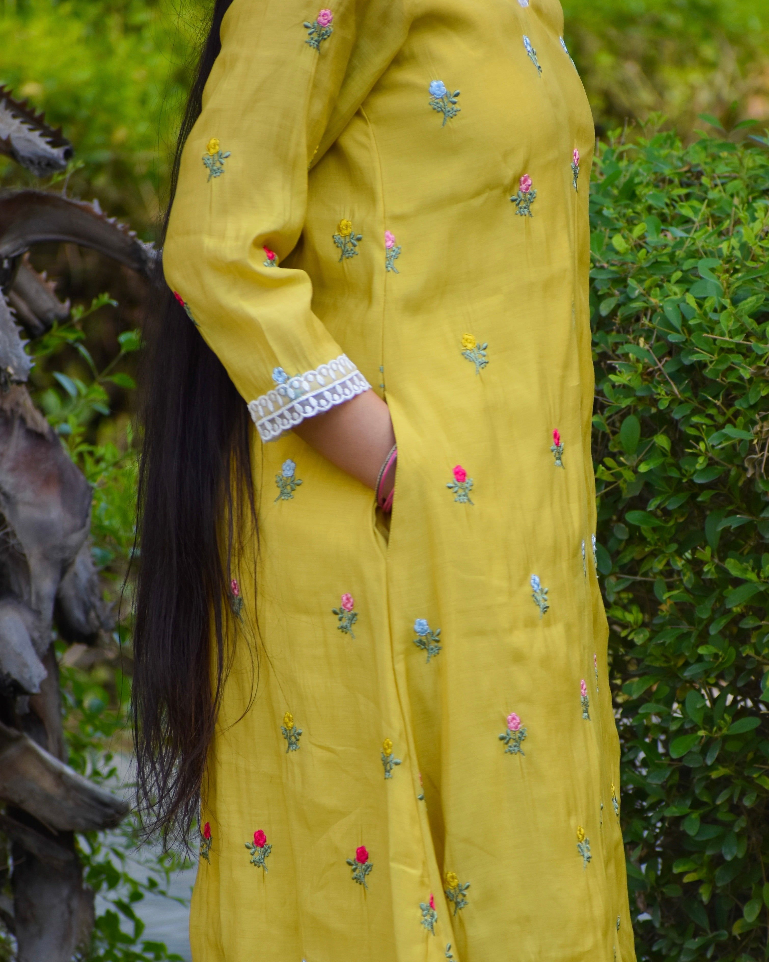 Gerua Embroidered Chanderi Kurta Se